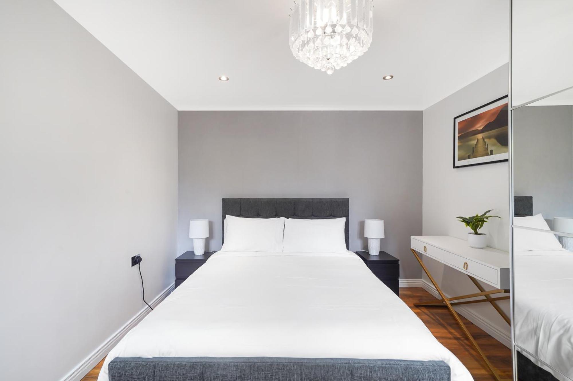 A Beautiful Stylish 2 Bedroom Apartment -City Of ลอนดอน ภายนอก รูปภาพ